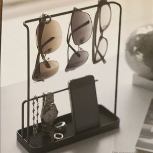 Accessories Stand